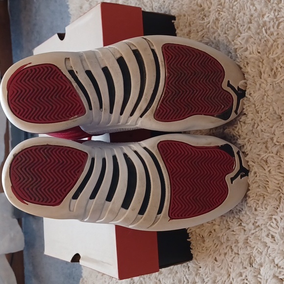 EUC Air Jordan 12 Retro Size 8 Red / White - Picture 5 of 16